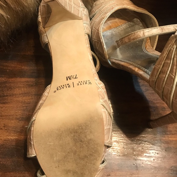 Cream crocodile WHBM heel with ankle strap. - Picture 4 of 5